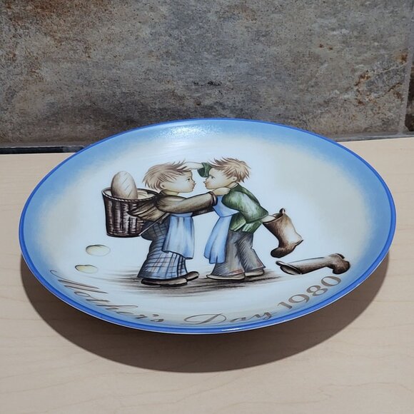 Schmid Hummel Mothers Day 1980 Mothers Little Helpers Decorative Wall Hanging Pl - Picture 9 of 10